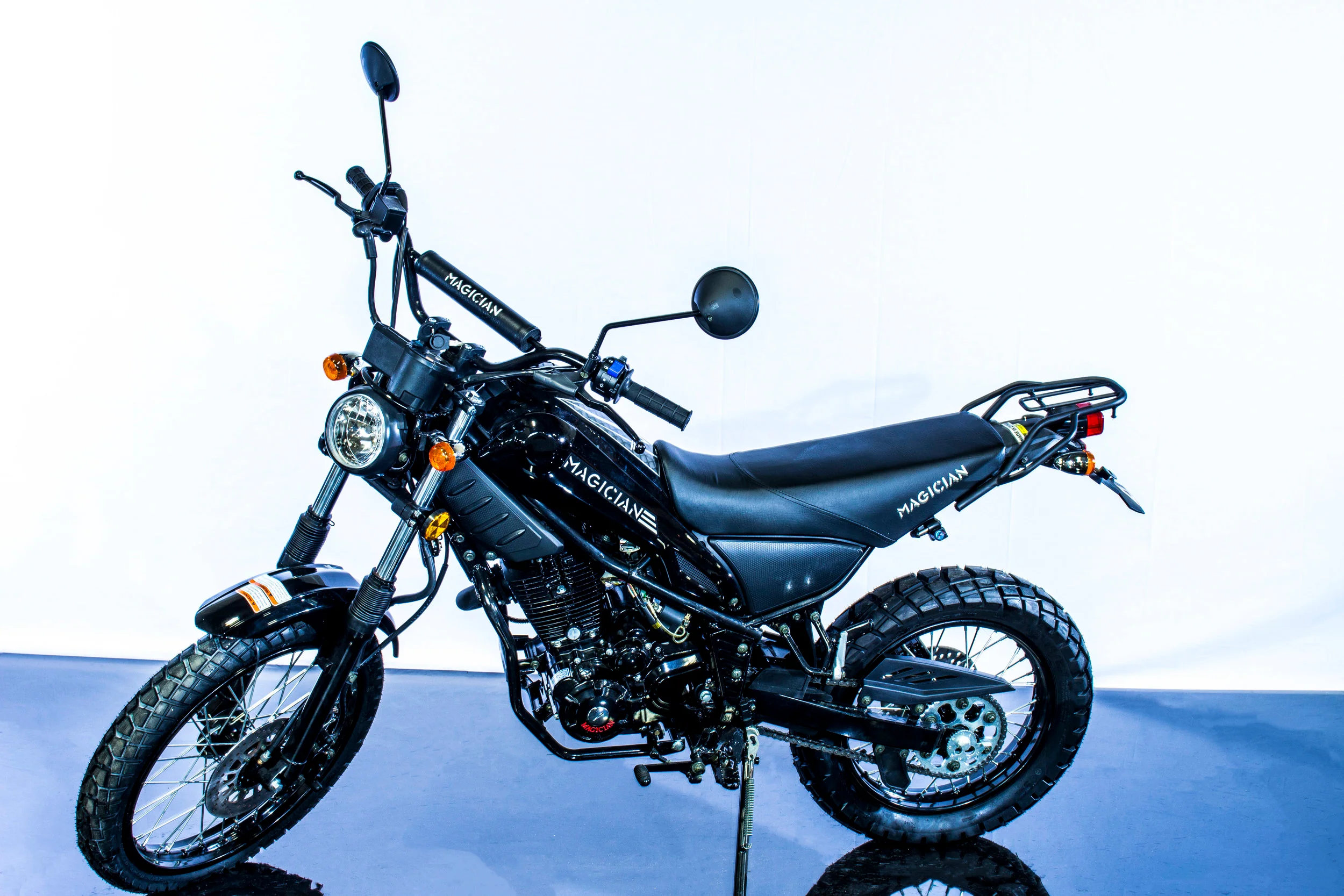 Magician 250 Offroad Adult Dirt Bike - Image 3