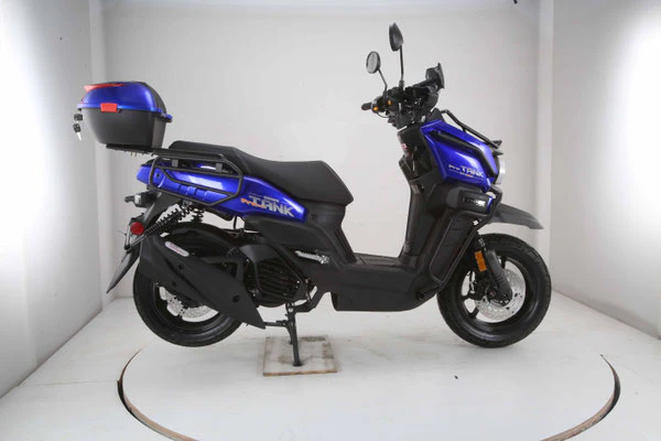 Tank 200 EFI PRO Scooter - Image 3
