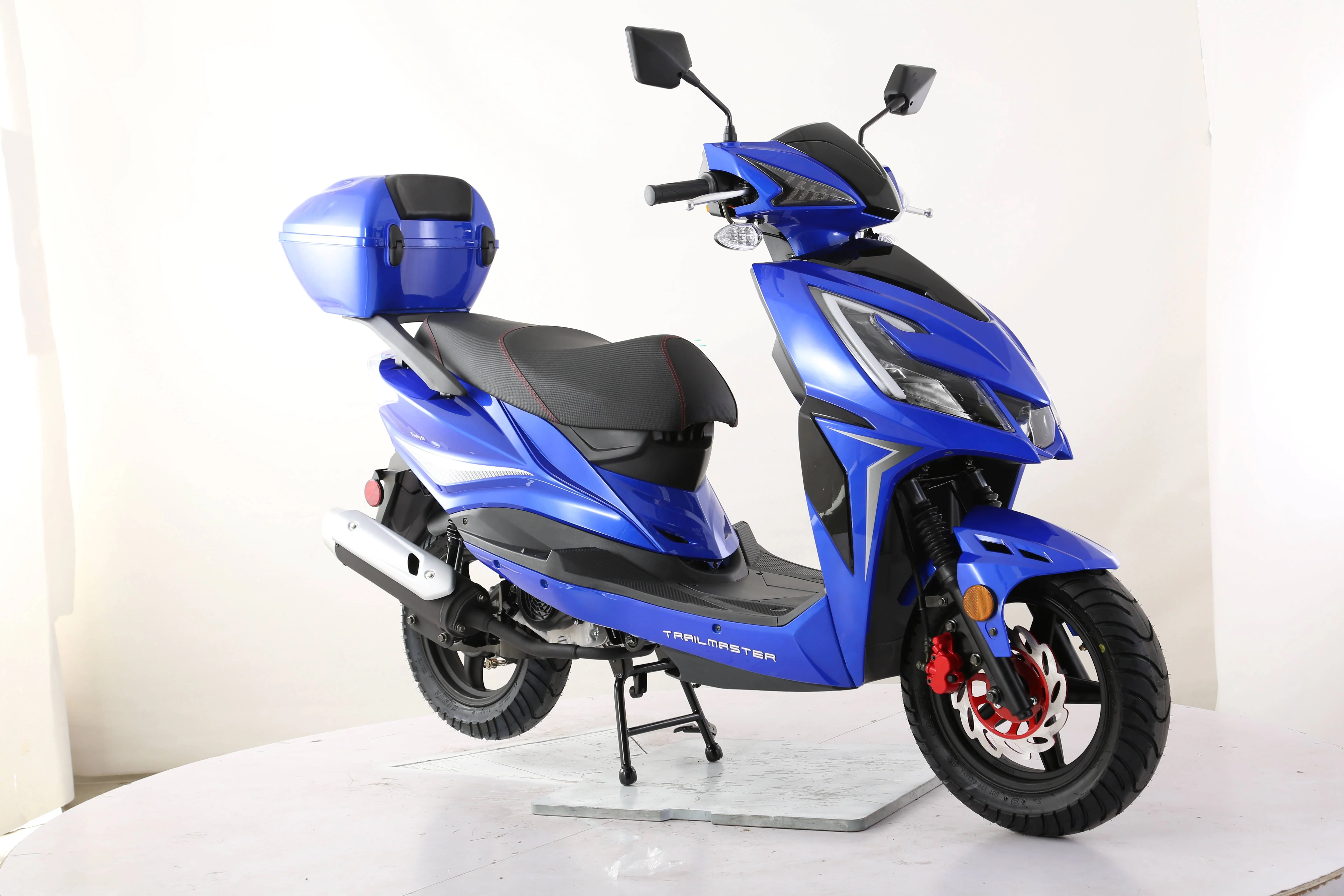 Trailmaster Trophy 150 Scooter - Image 2