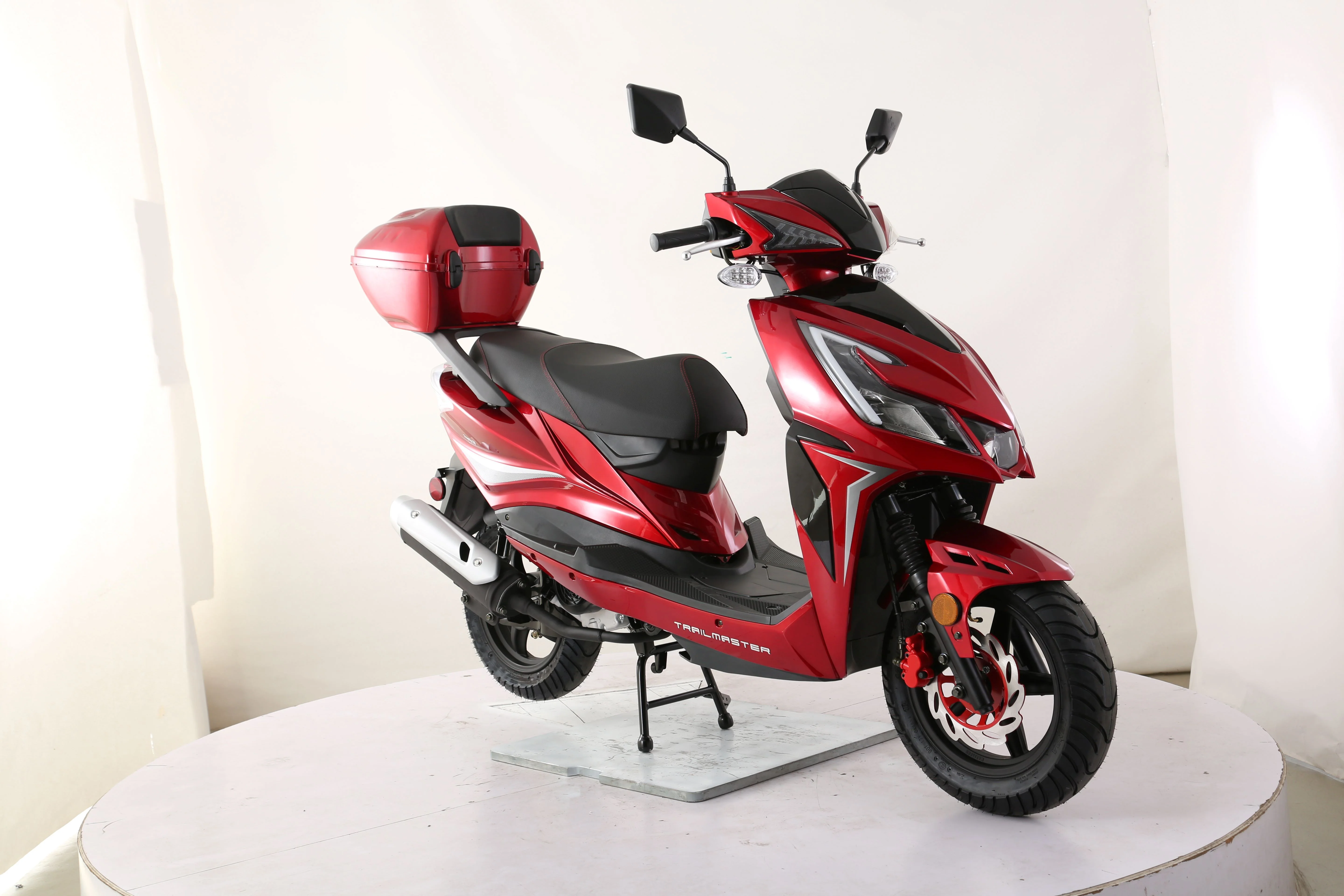 Trailmaster Trophy 150 Scooter - Image 4
